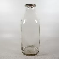 City Creamery vintage clear glass quart milk bottle with original cardboard cap. Cohoes New York: Front - Click to enlarge