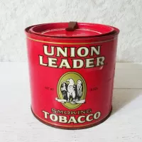 Union Leader vintage 14 oz. empty round tobacco tin with key. Black, white and gold graphics on red background: Back - Click to enlarge
