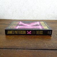 The Kiss paperback book by James Patterson and Jill Dembowski. Book 4 in the series: Spine - Click to enlarge