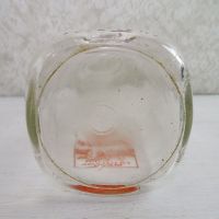 Oak Spring Dairy Taunton Mass. vintage quart ACL glass milk bottle with nice red and orange graphics: Bottom View - Click to enlarge
