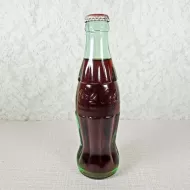 Phoenix Arizona vintage 8 oz full hobbleskirt no refill Coke bottle. Red Coca Cola Classic cap: Front