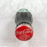 Minneapolis Minnesota vintage 8 oz full hobbleskirt no refill Coke bottle. Red Classic cap: Top - Click to enlarge