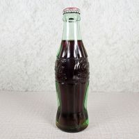 Deming New Mexico vintage 6 oz full hobbleskirt Coke bottle with red Coca Cola Classic cap: Right - Click to enlarge