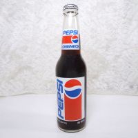 Shaq Slammin' full 12 oz. Longneck Pepsi bottle from his 1992-1993 rookie season with the Orlando Magic: Back View - Click to enlarge