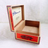 Plasencia empty wood cigar box with colorful paper accents. Gold hinges and contrasting black graphics: Inside Side View - Click to enlarge