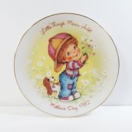 1982 Mother's Day Avon small decorative collector plate titled Little Things showing a little boy and his puppy: Top View