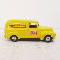 1988 Ertl Home Hardware Canada 1/25 scale diecast metal 1950 Chevy delivery truck bank with key in box: Right Side View - Click to enlarge